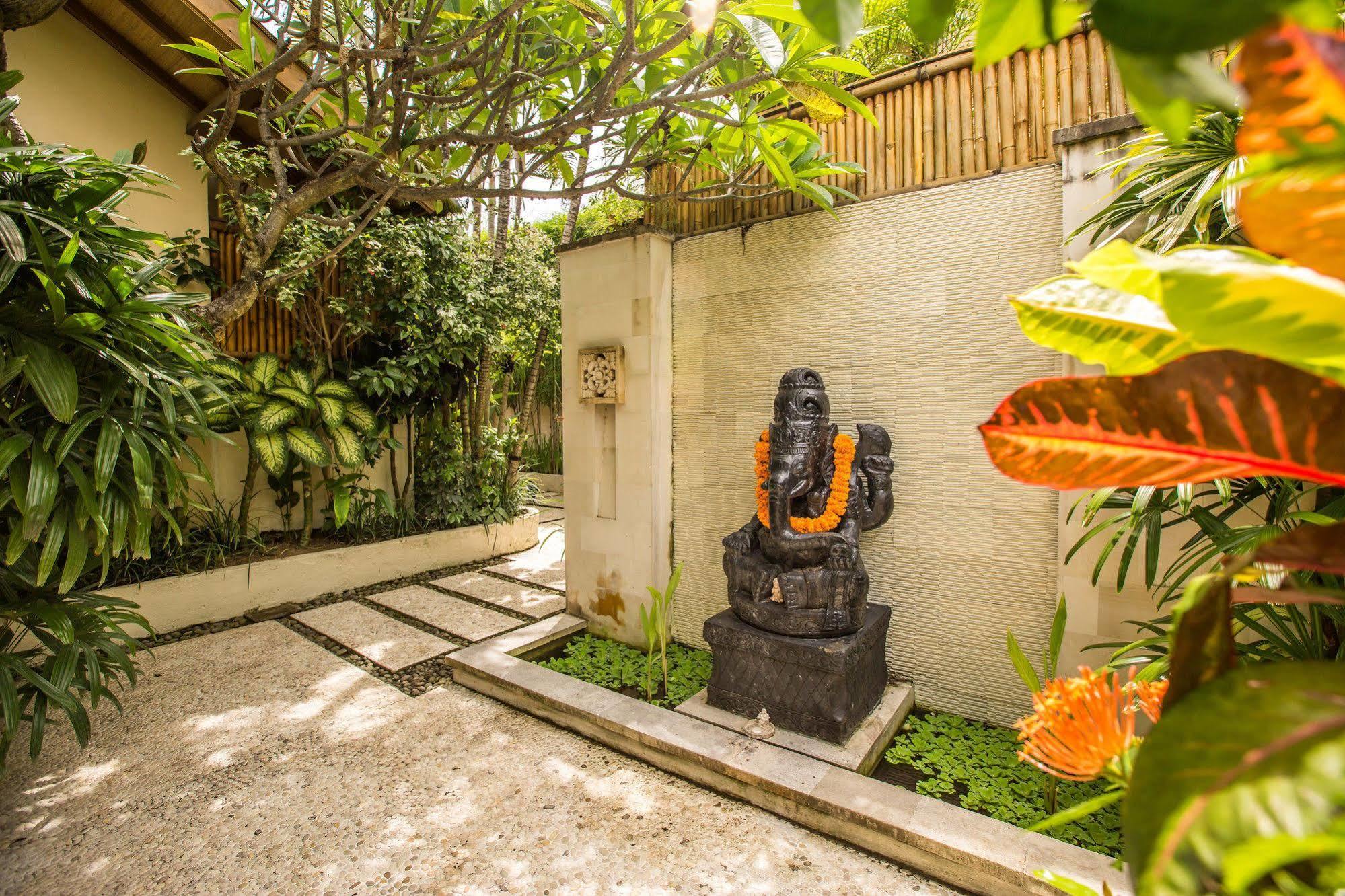 Villa Seriska Seminyak Exterior foto